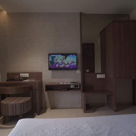 Hotel Mathoshree Thane Exterior foto
